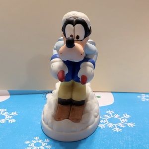 Skiing Goofy ceramic collectible (Disney) EUC